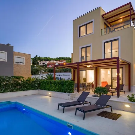 Villa Acadia C Slatine